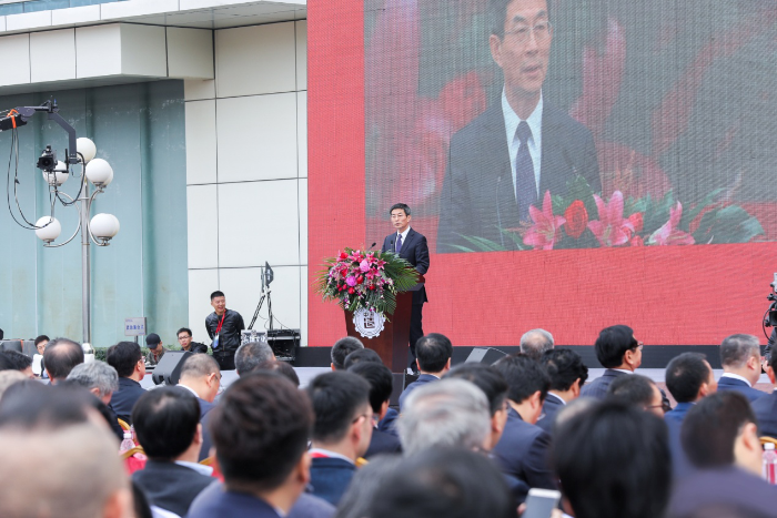 图为新华通讯社副社长刘正荣